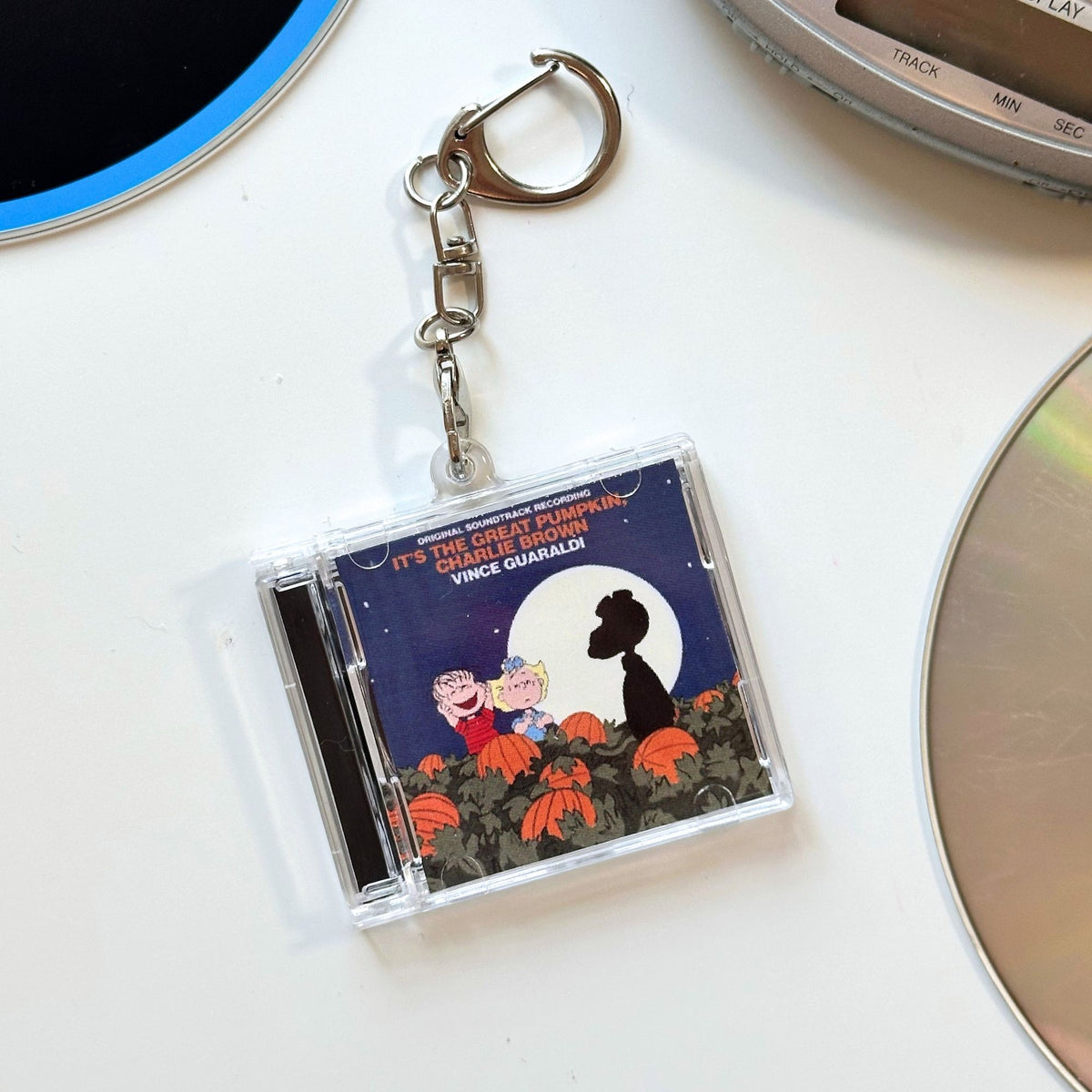 'Hit Clips' Mini CD Case Keychain - It's the Great Pumpkin, Charlie Brown