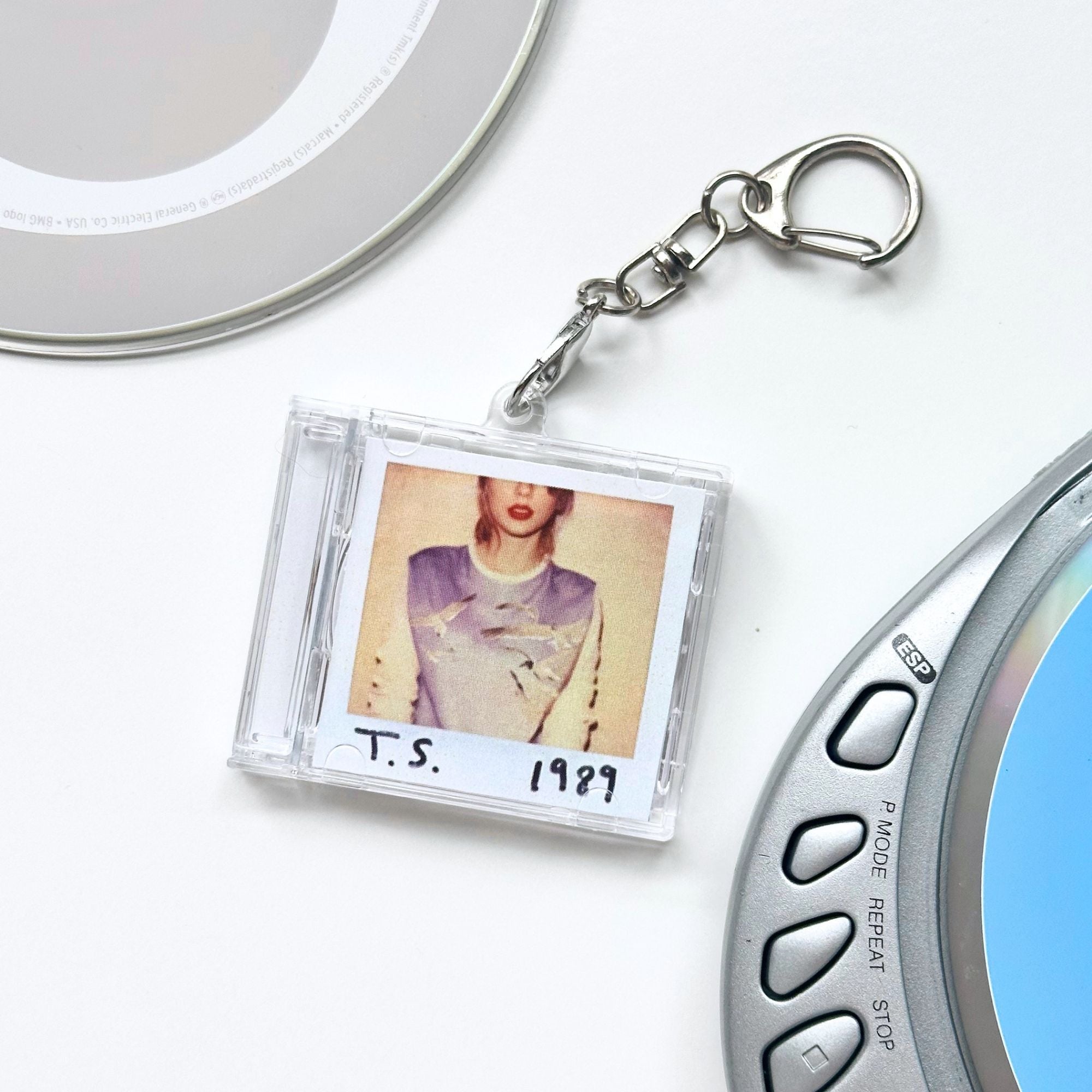 'Hit Clips' Mini CD Case Keychain - Taylor 1989