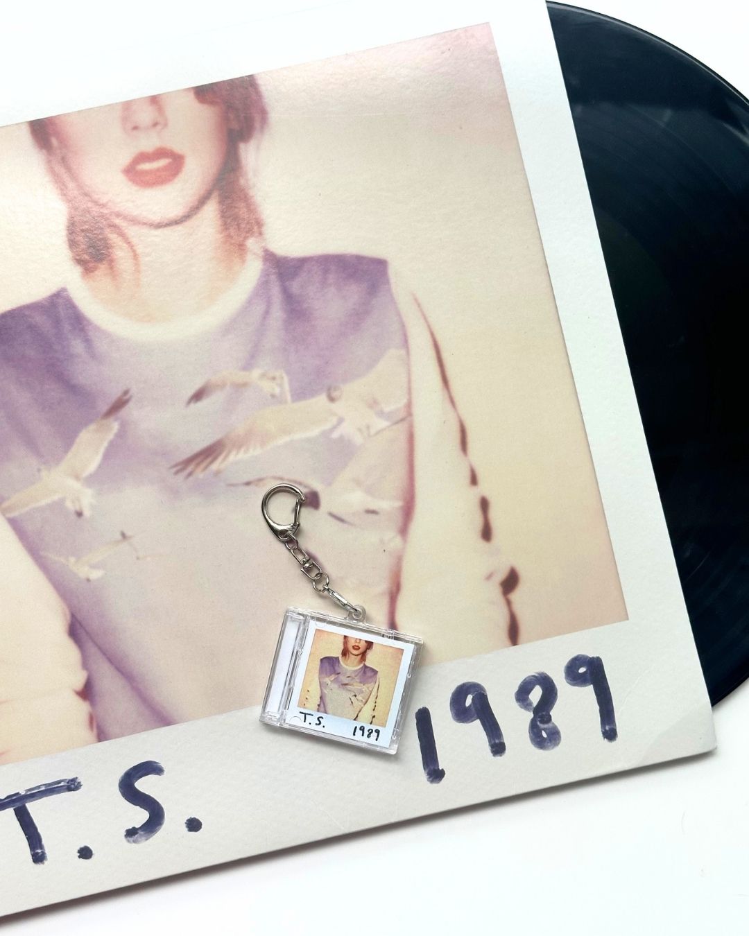 'Hit Clips' Mini CD Case Keychain - Taylor 1989